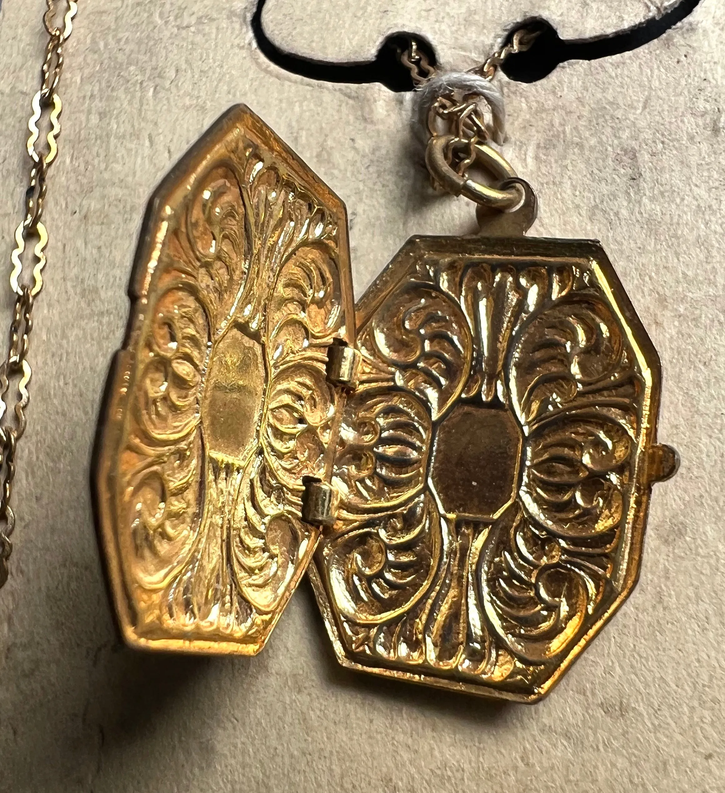 1940s Vintage "Hinged Pocket Locket"