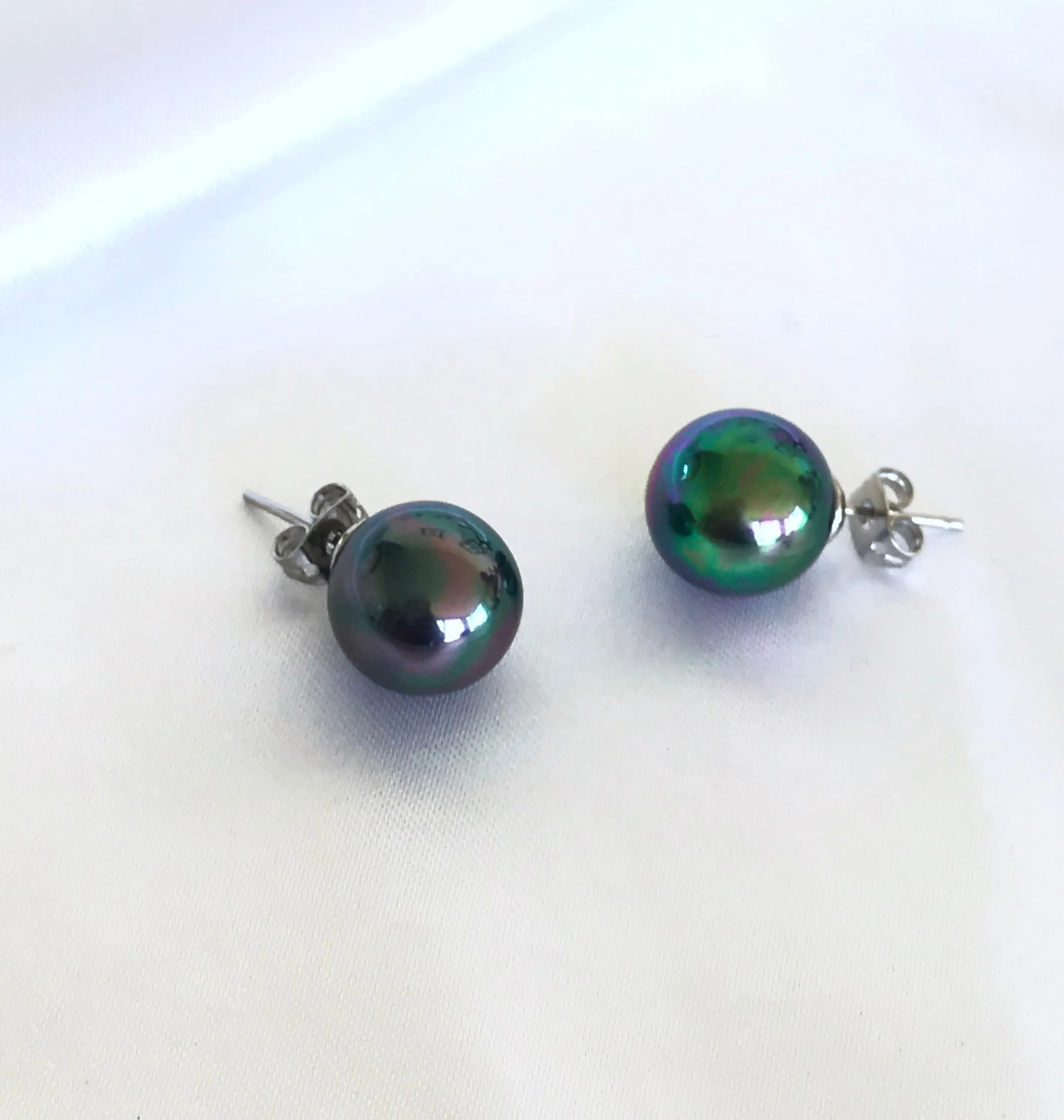 8mm Mother of Pearl Earrings