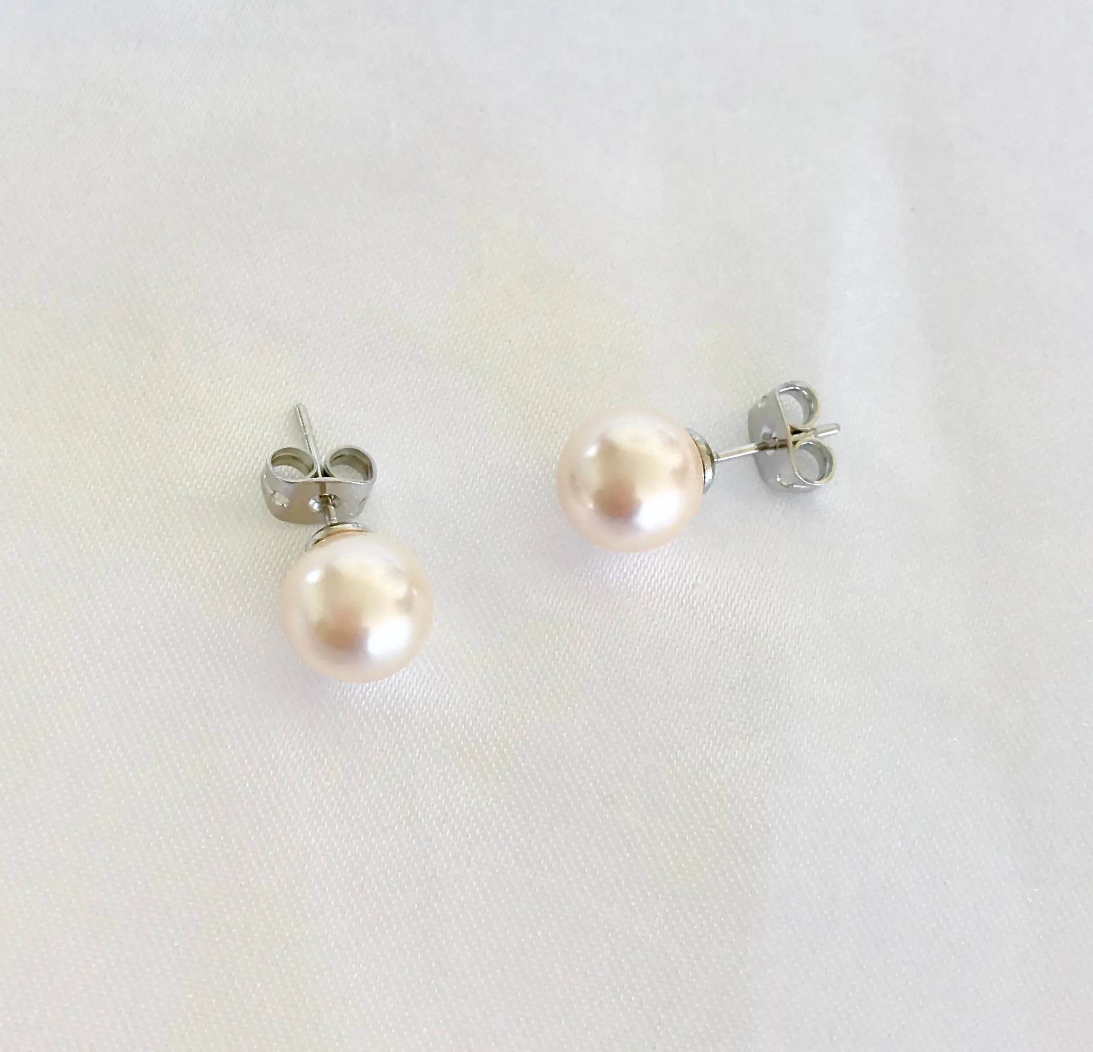 8mm Mother of Pearl Earrings