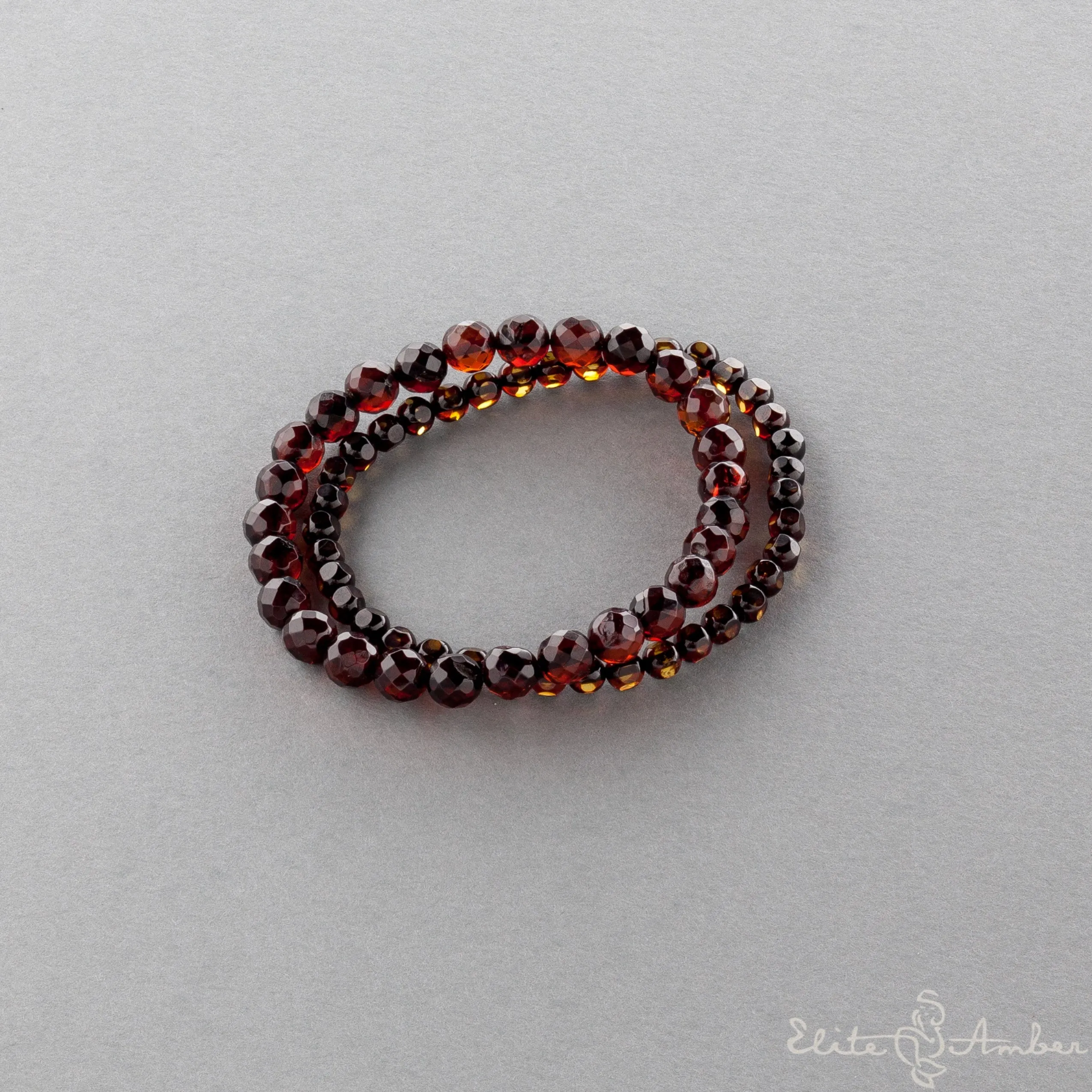 Amber bracelet "Glossy cherry"