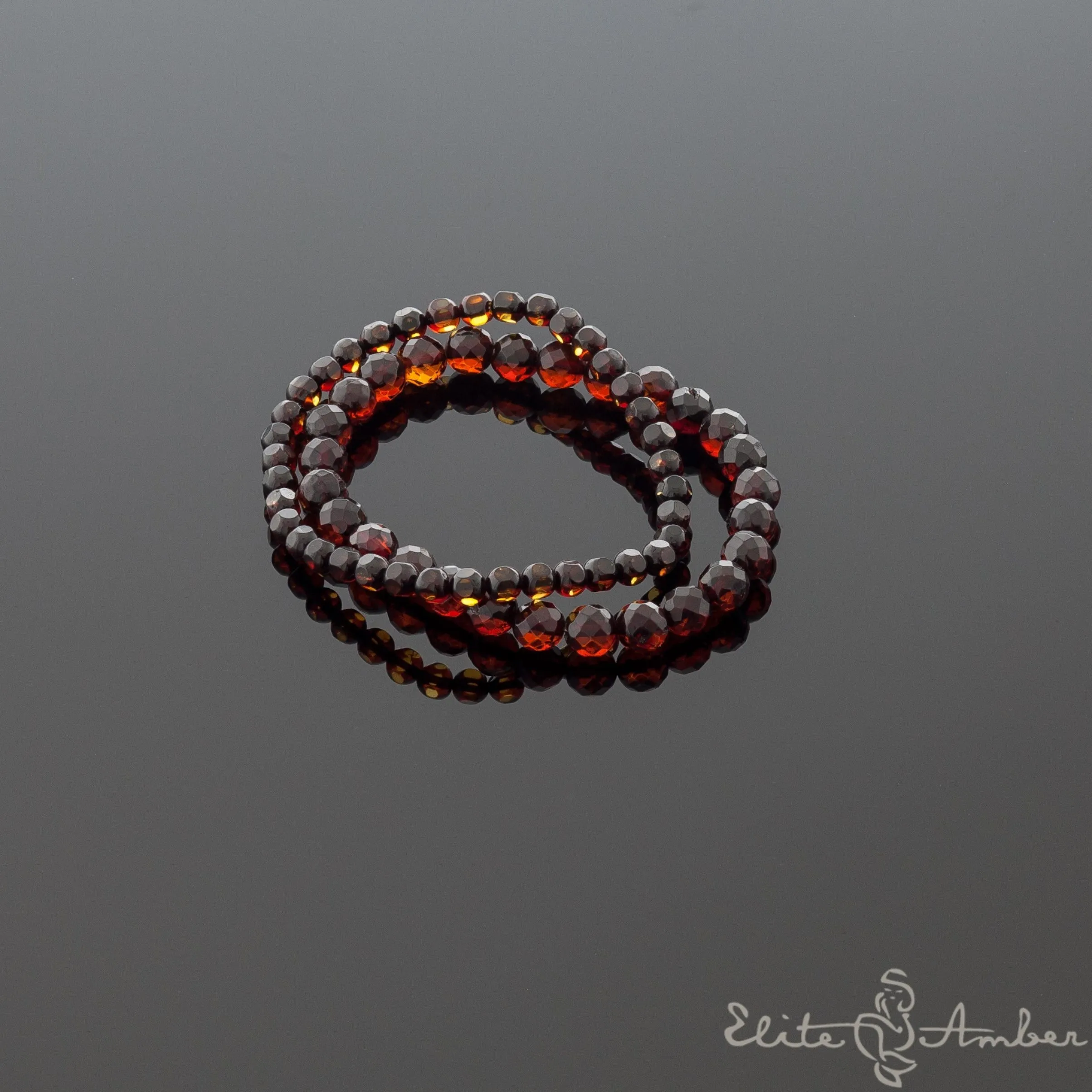 Amber bracelet "Glossy cherry"