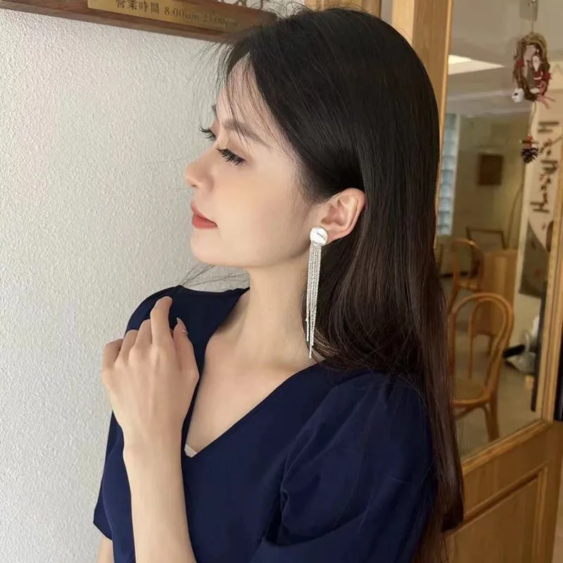 Anemone Chain Tassel Petal Pearl Earrings