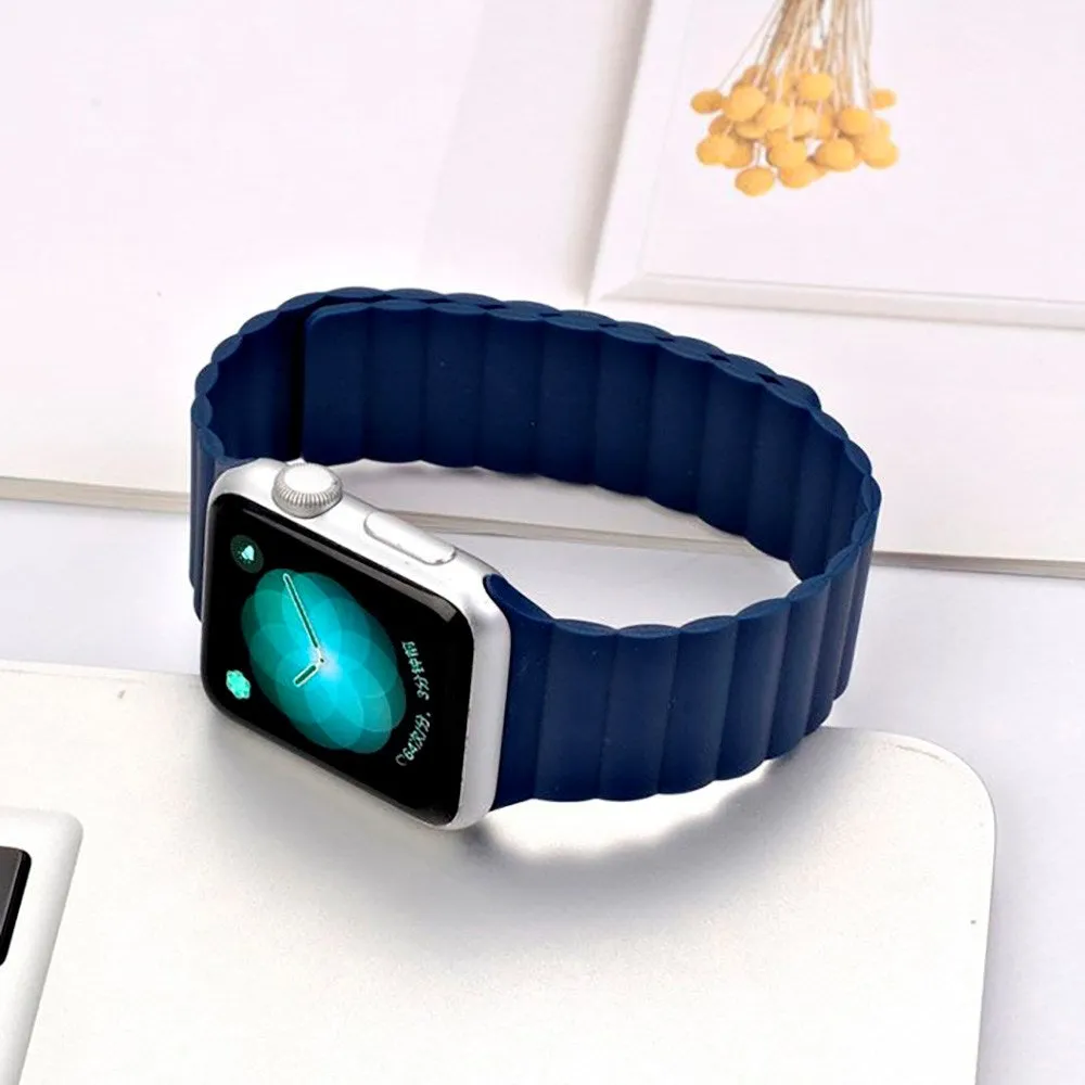 Apple Watch (38/40/SE/41/42mm) Lippa Magnetisk Silikone Rem - Mørkeblå