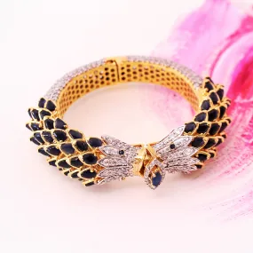 Bangle in Blue Onyx and Zircons