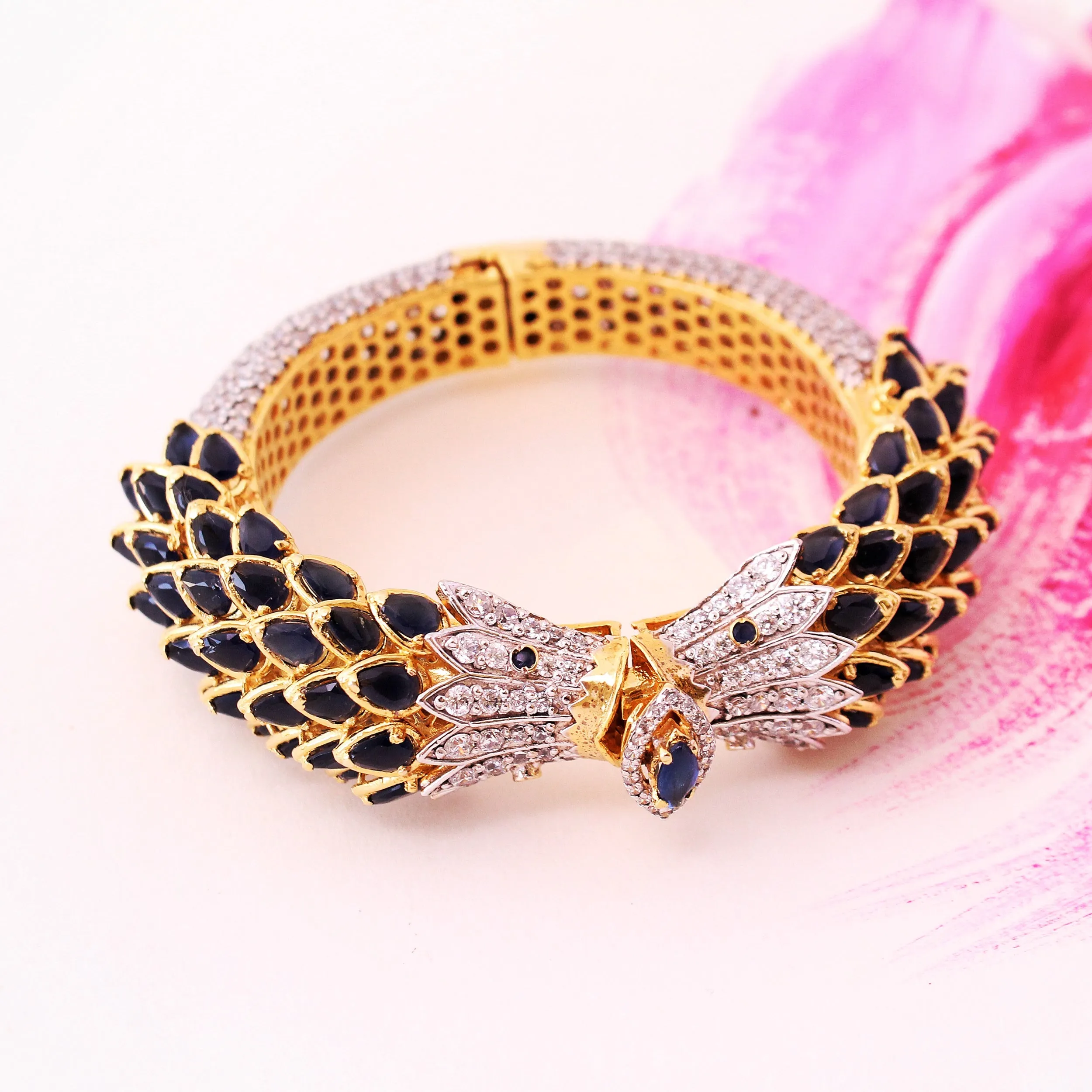 Bangle in Blue Onyx and Zircons