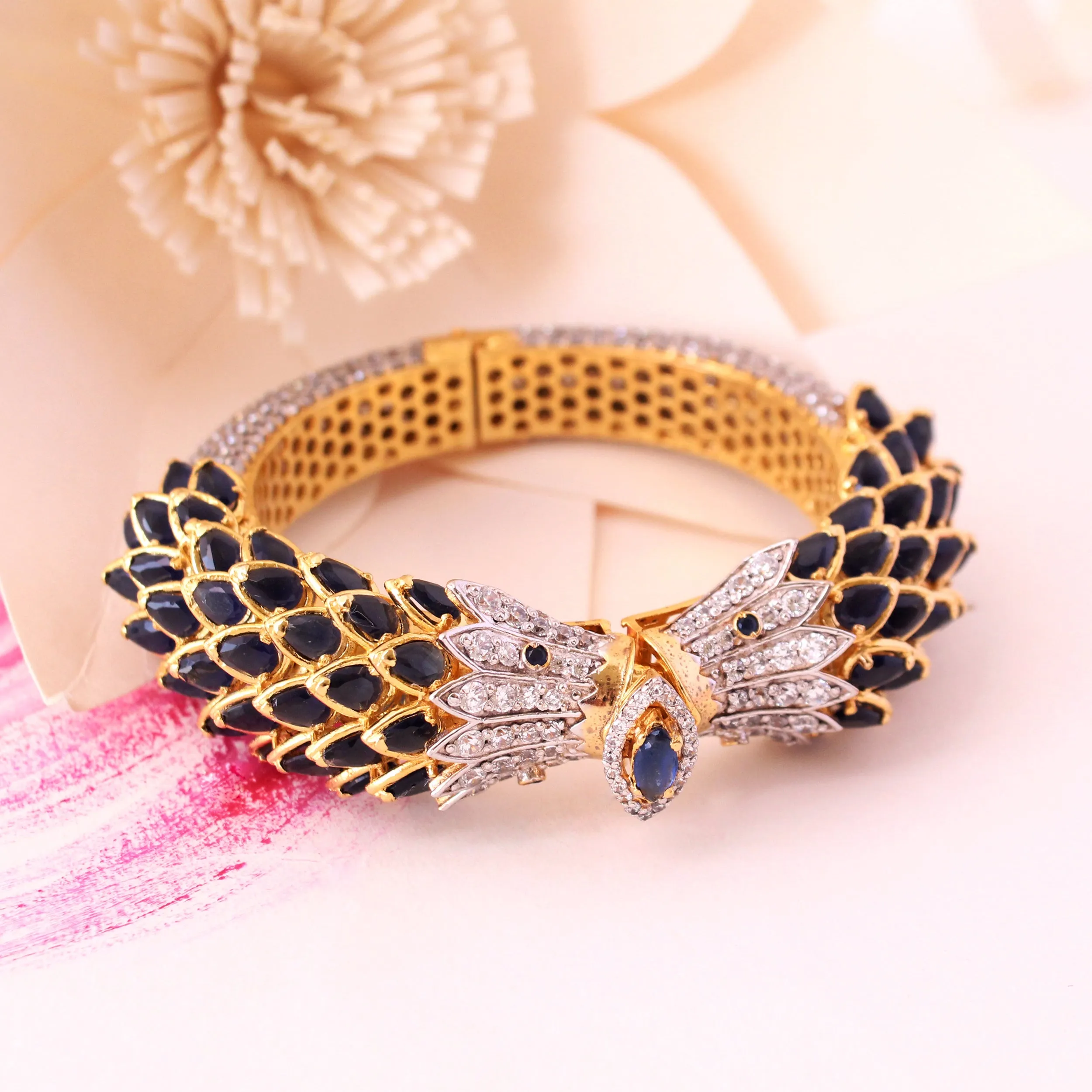 Bangle in Blue Onyx and Zircons