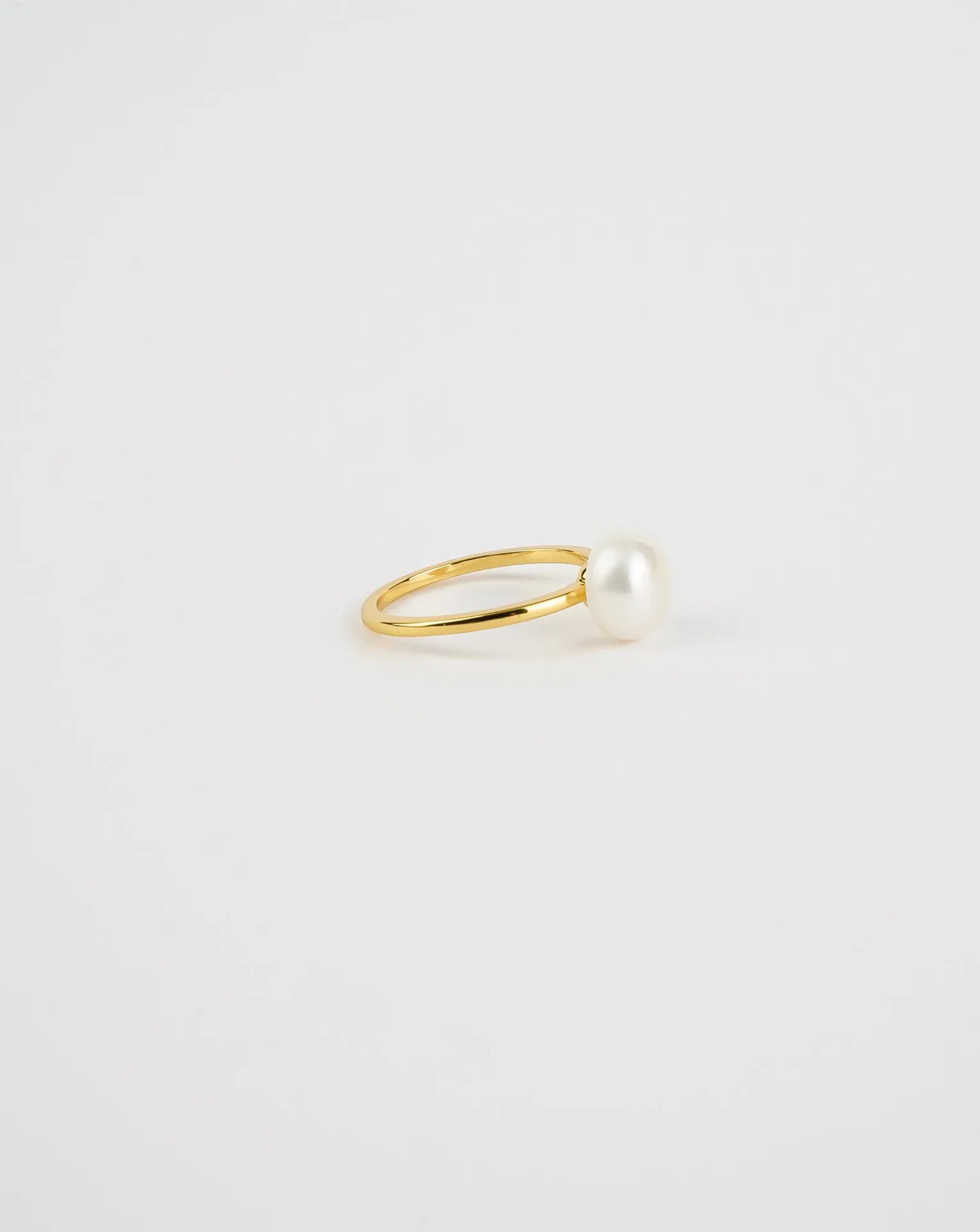 Classic Freshwater Pearl Ring - Timeless Elegance & Sophistication