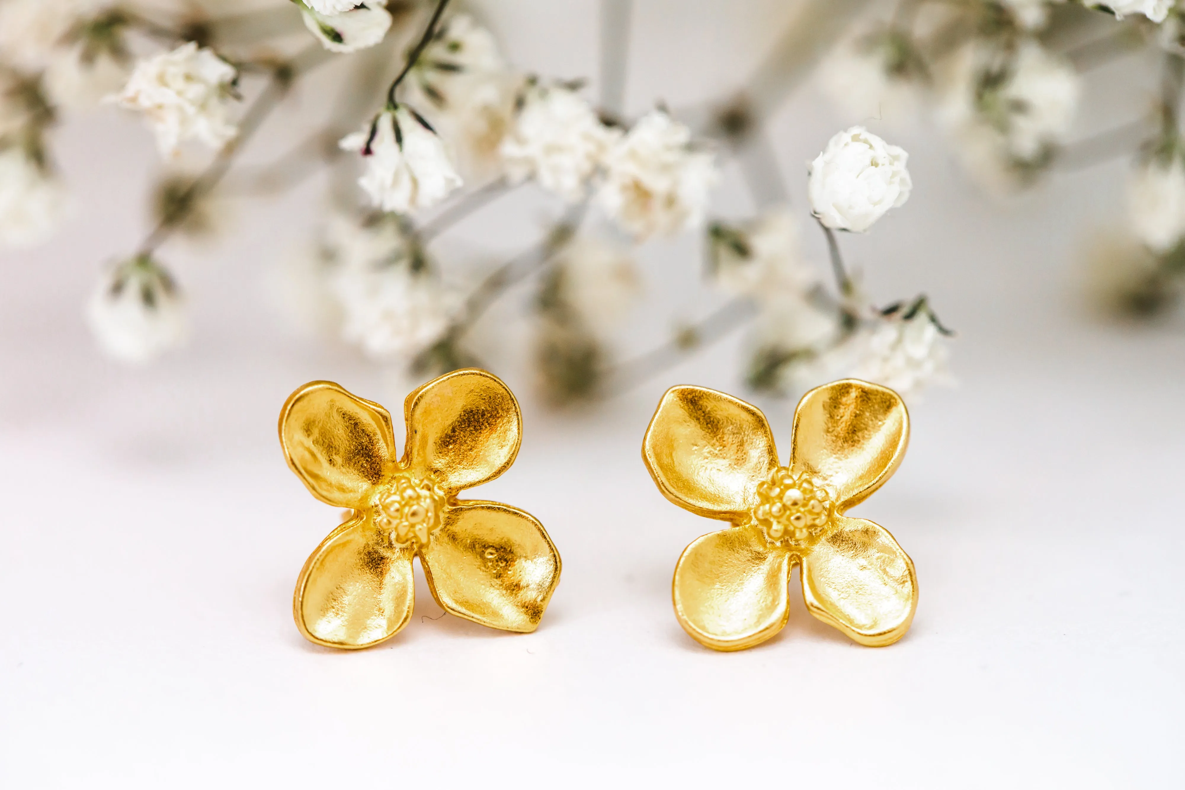 dogwood studs {gold}
