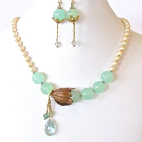 Elsa: Green Chalcedony Necklace Set