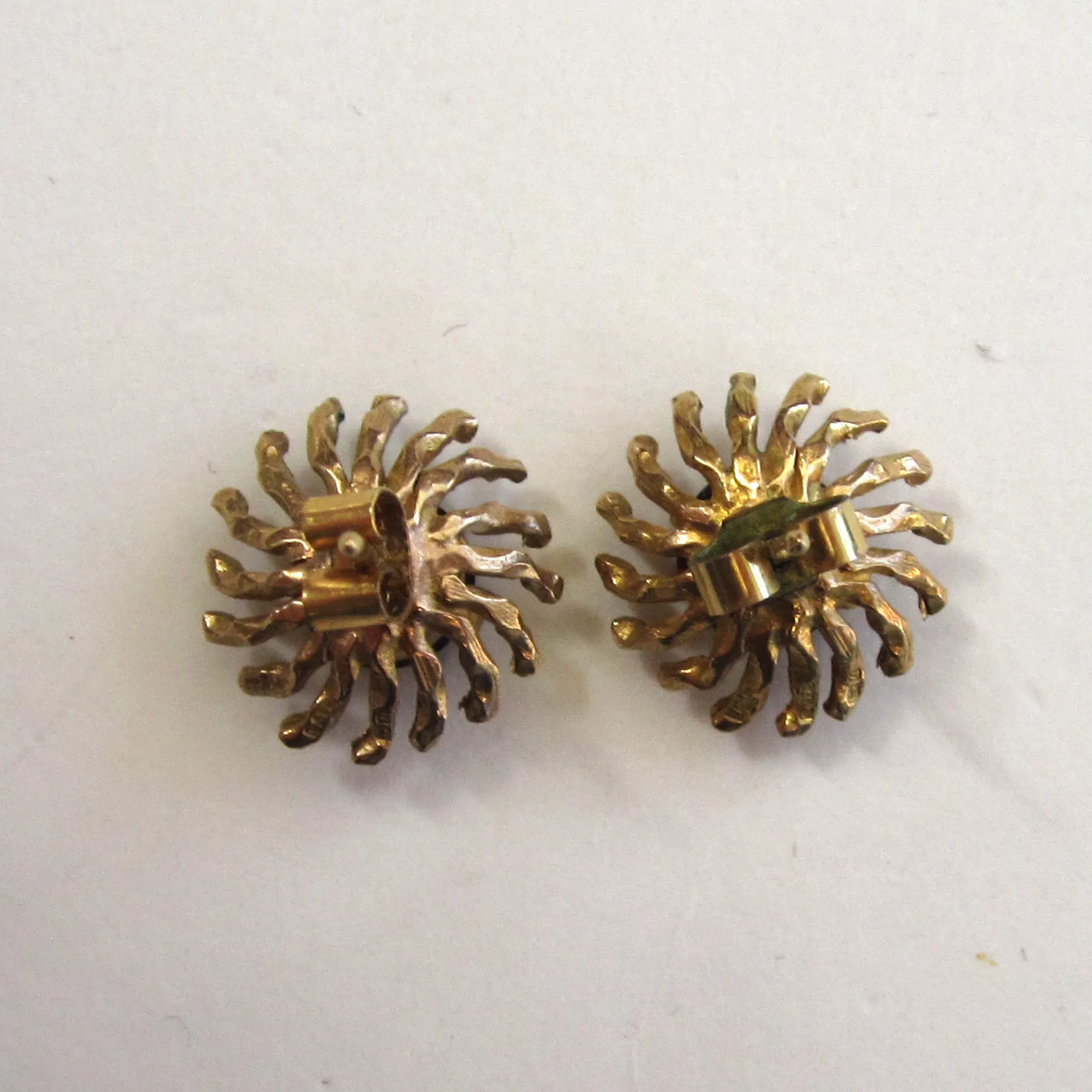 English 9K Yellow Gold Garnet Earrings