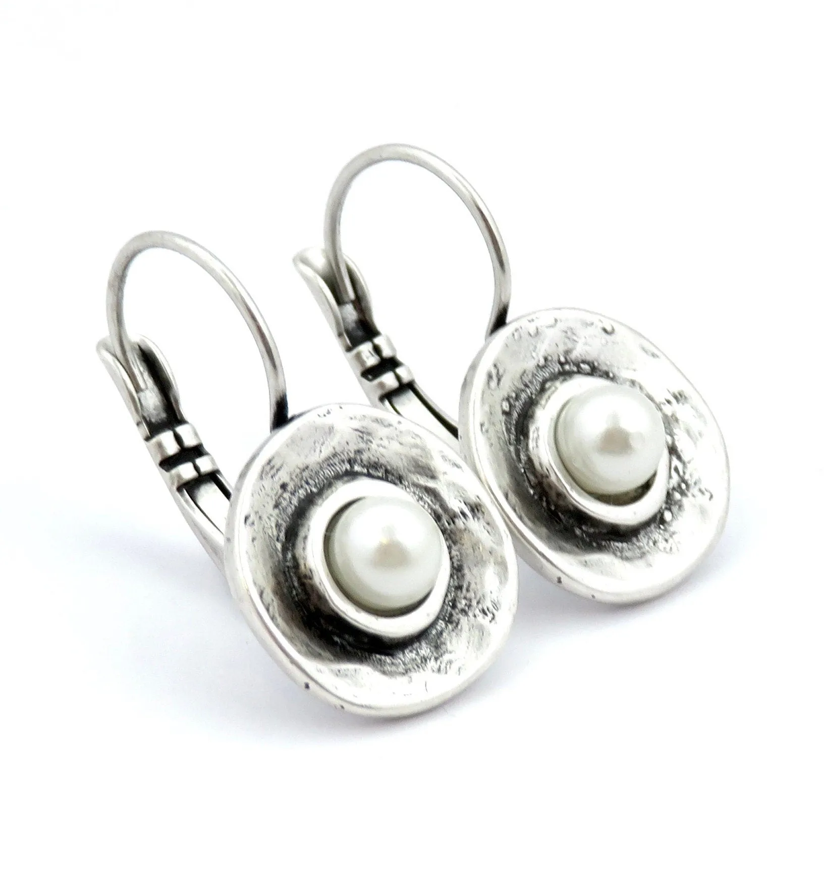 Hammered Round Pearl Earrings - Silver