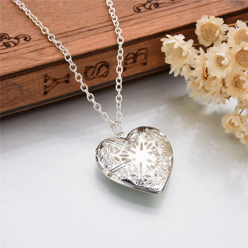 Heart-Shaped Openable Locket Pendant Necklace for Men and Women - Elegant Fashion Jewelry Gift
