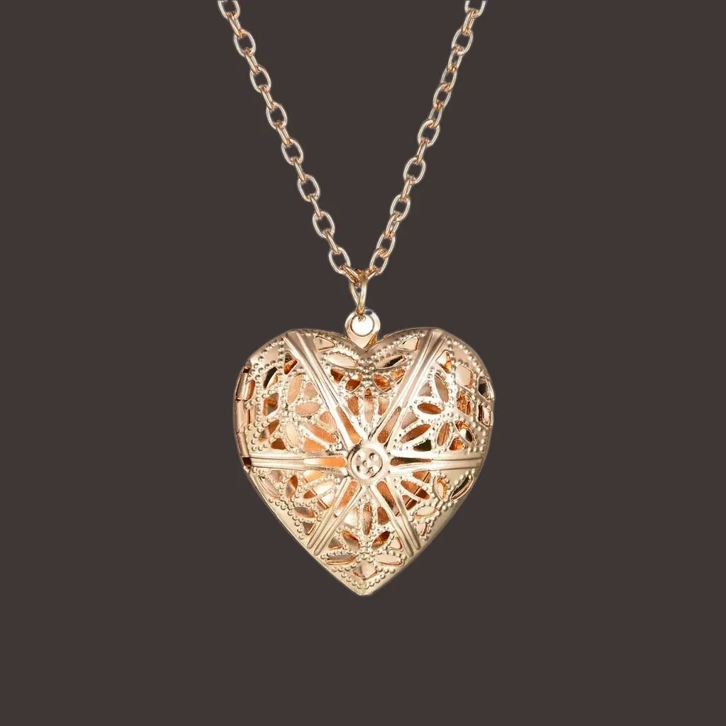Heart-Shaped Openable Locket Pendant Necklace for Men and Women - Elegant Fashion Jewelry Gift