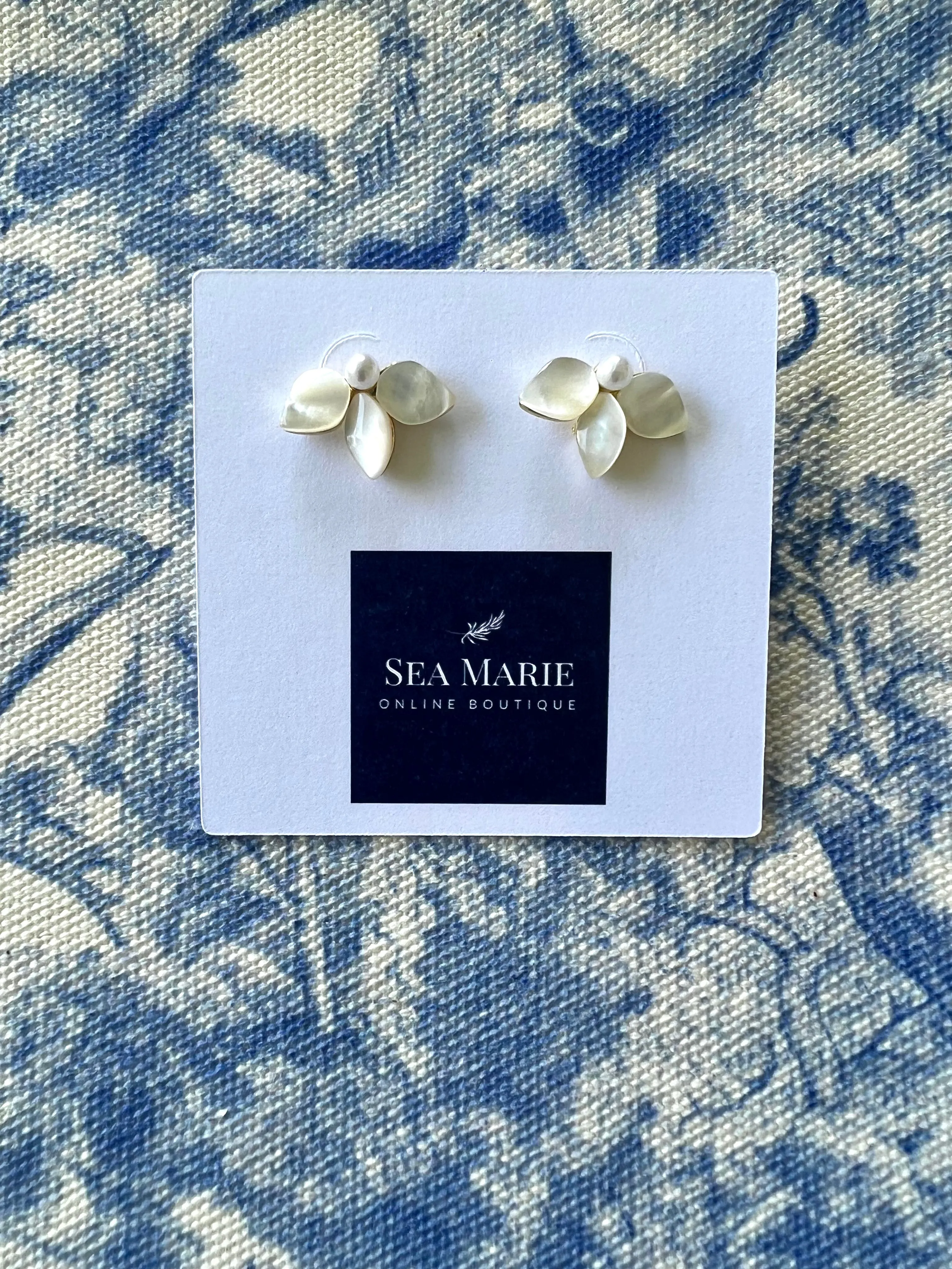 Natural Pearls Petals Stud Earrings