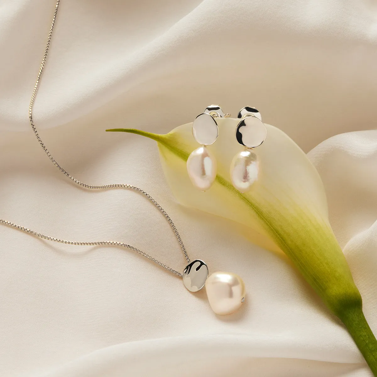 Renaissance Pearl Earrings