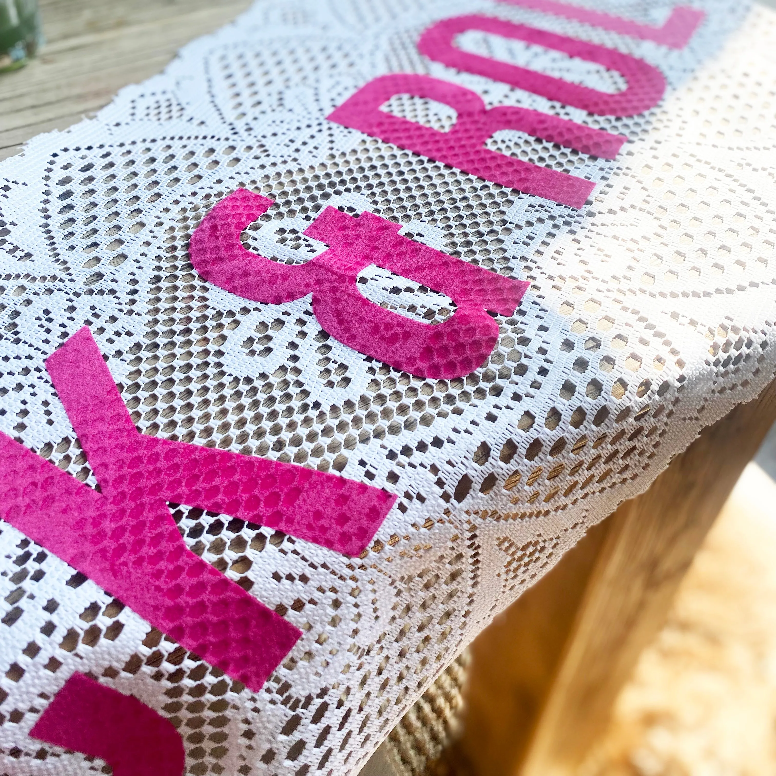 ROCK & ROLL lace table runner