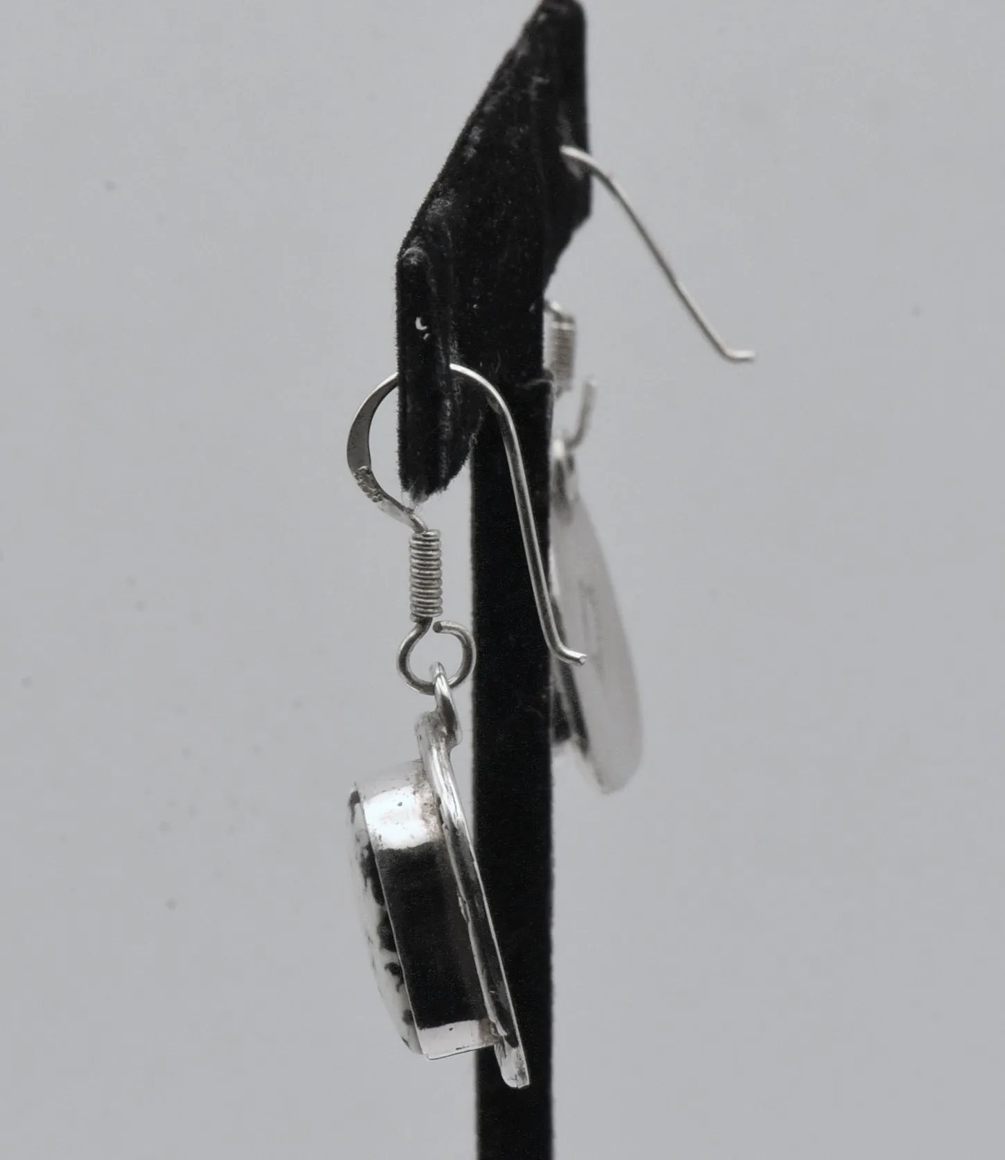 Secatero - Vintage Howlite Sterling Silver Dangle Earrings