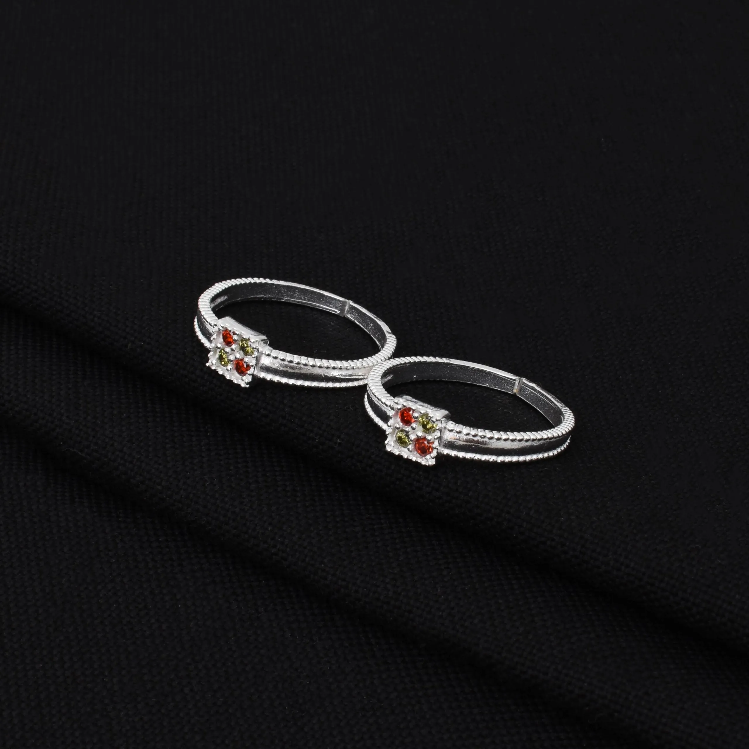 Silver "Dazzling Desire" Toe Ring