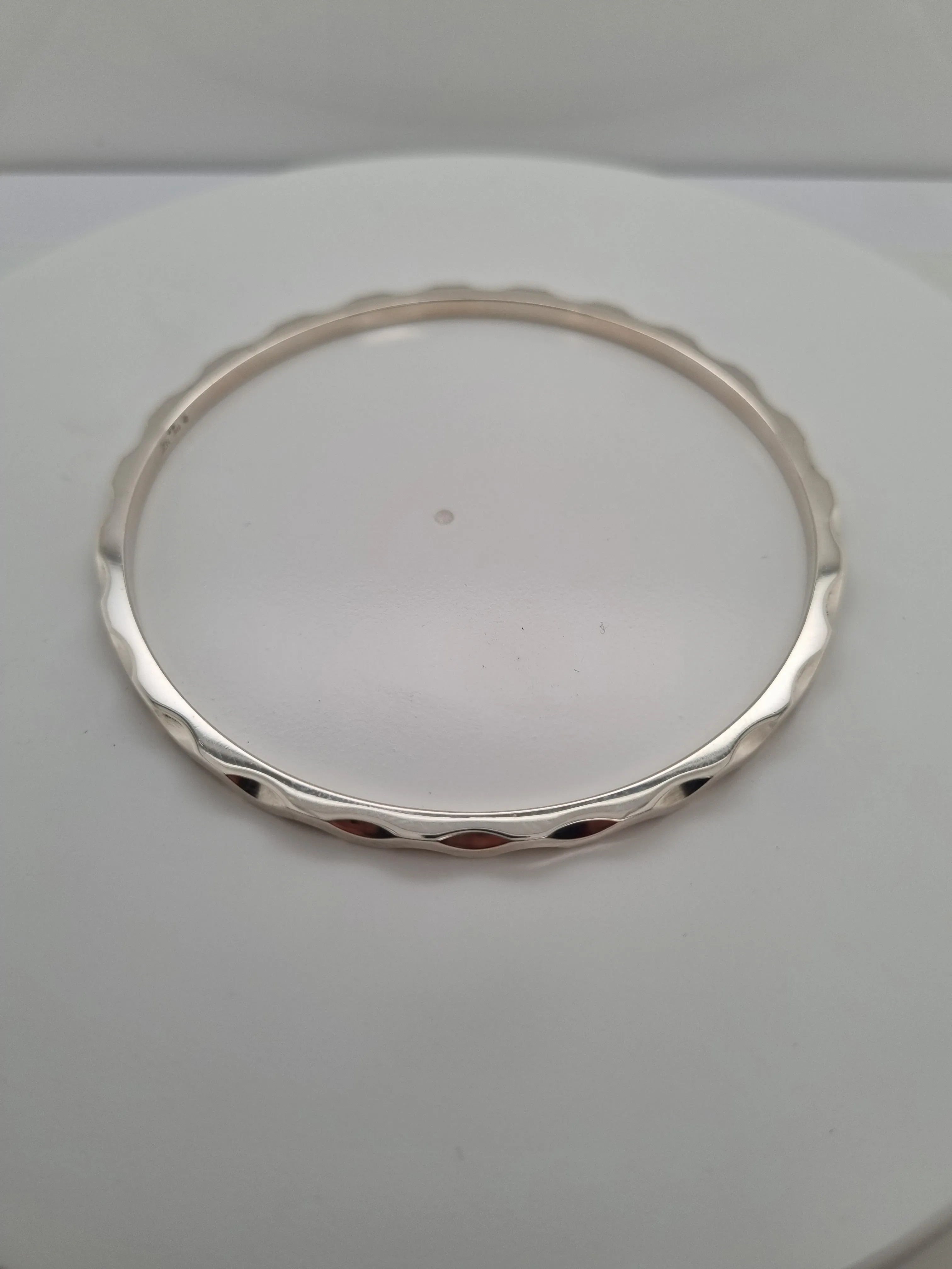 Sterling Silver scallop edge bangle