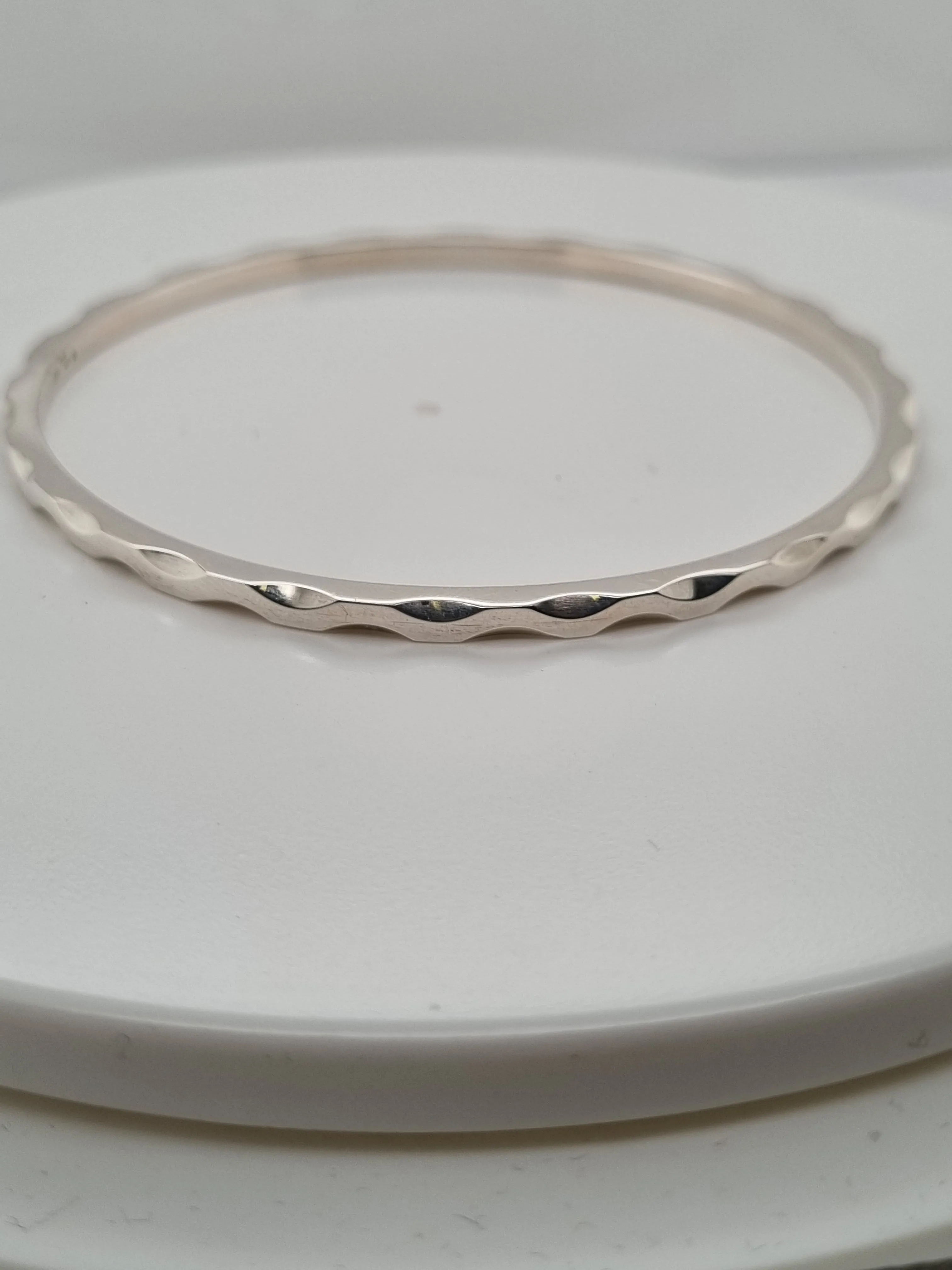 Sterling Silver scallop edge bangle