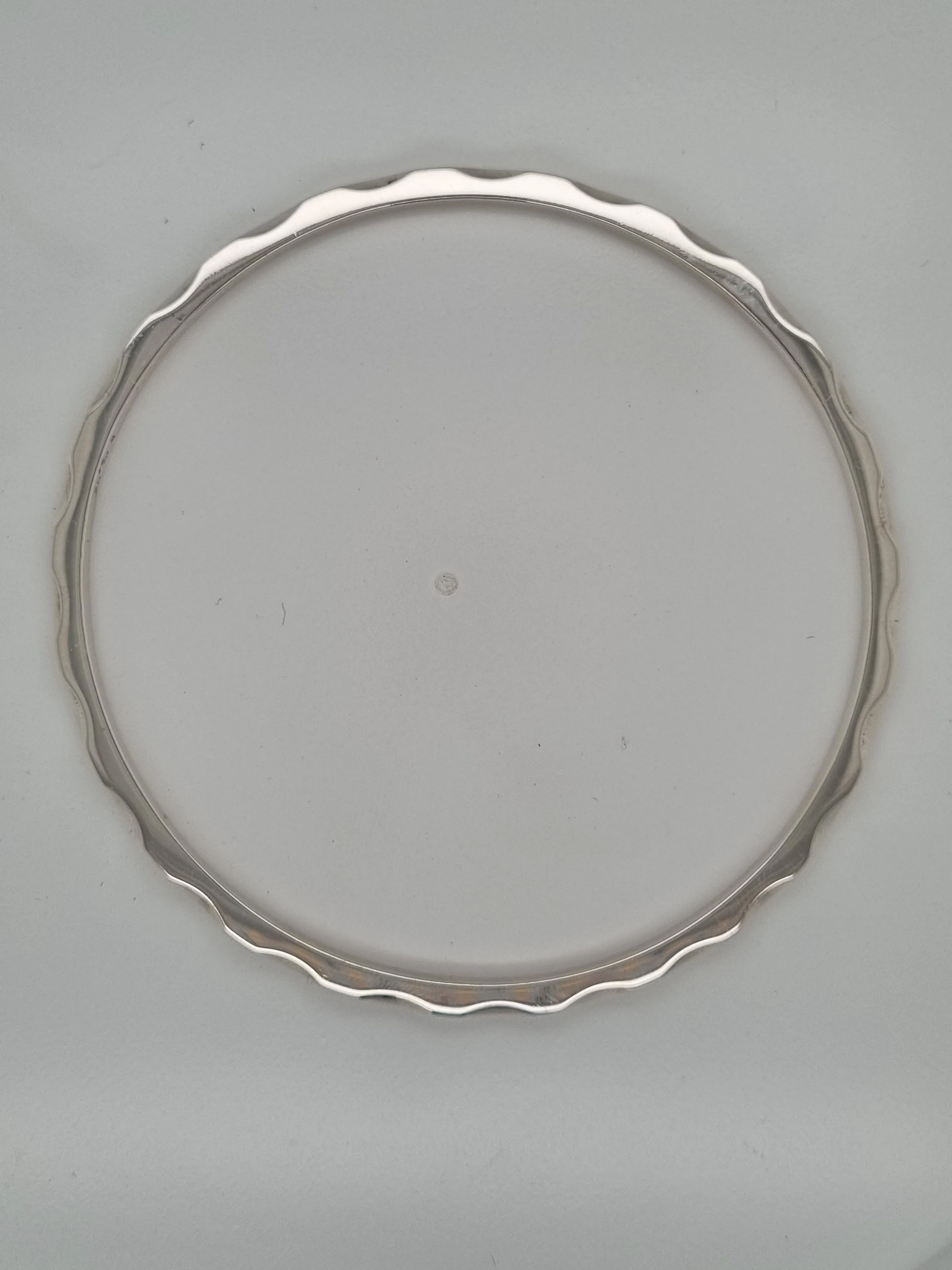 Sterling Silver scallop edge bangle