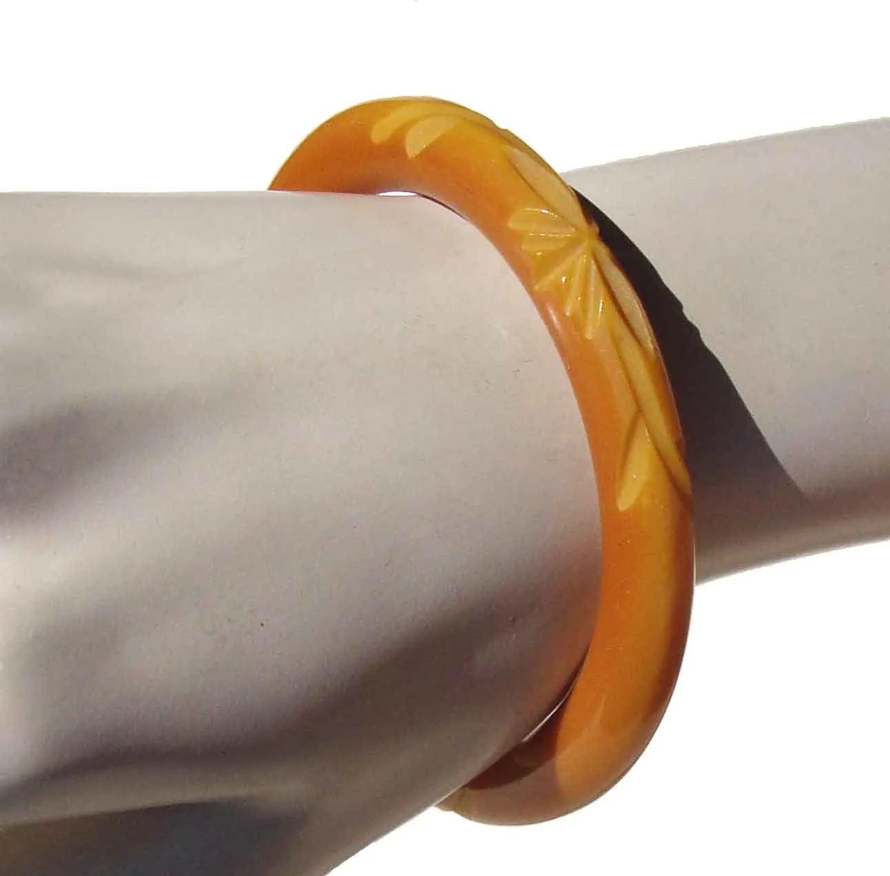 Vintage Carved Bakelite Bangle Butterscotch Bracelet